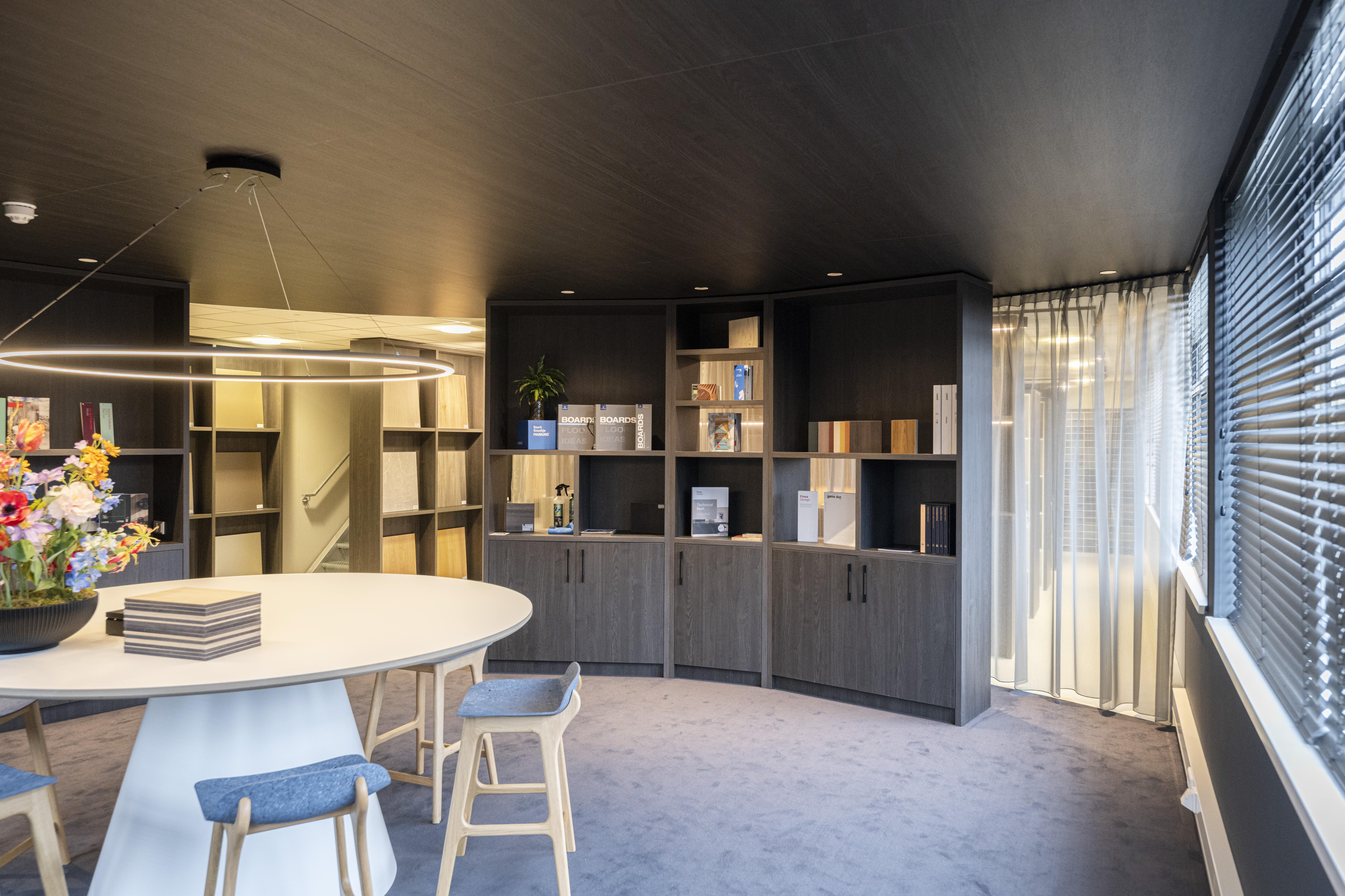 Pfleiderer (Duropal) HPL R34032 Portland Essen Zwart (NW) Natural Wood 4100X1300X0,8MM